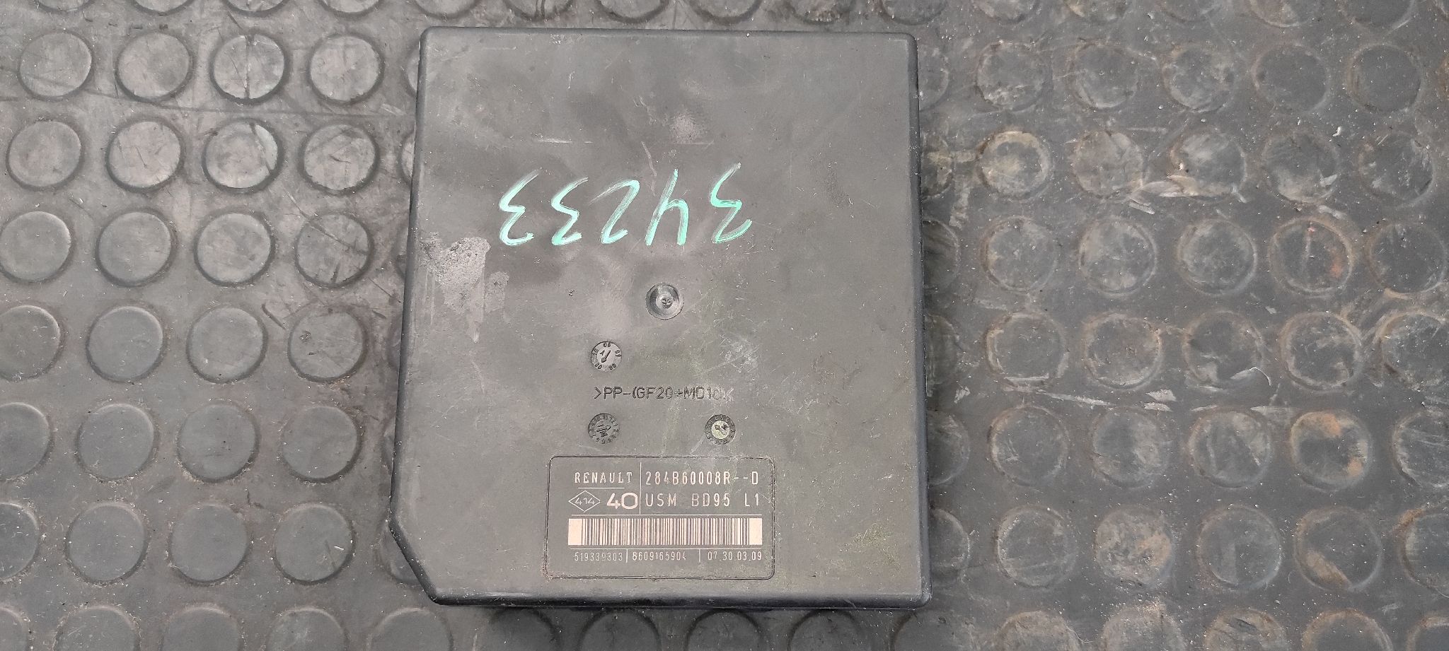 CAJA RELES / FUSIBLES RENAULT MEGANE III BERLINA 5 P - vista 5