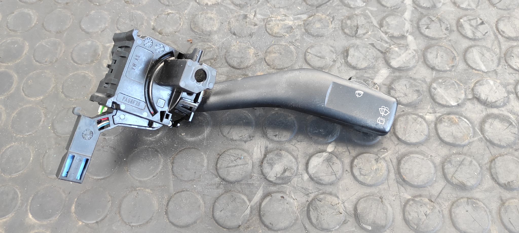 MANDO LIMPIA SEAT LEON (1P1)