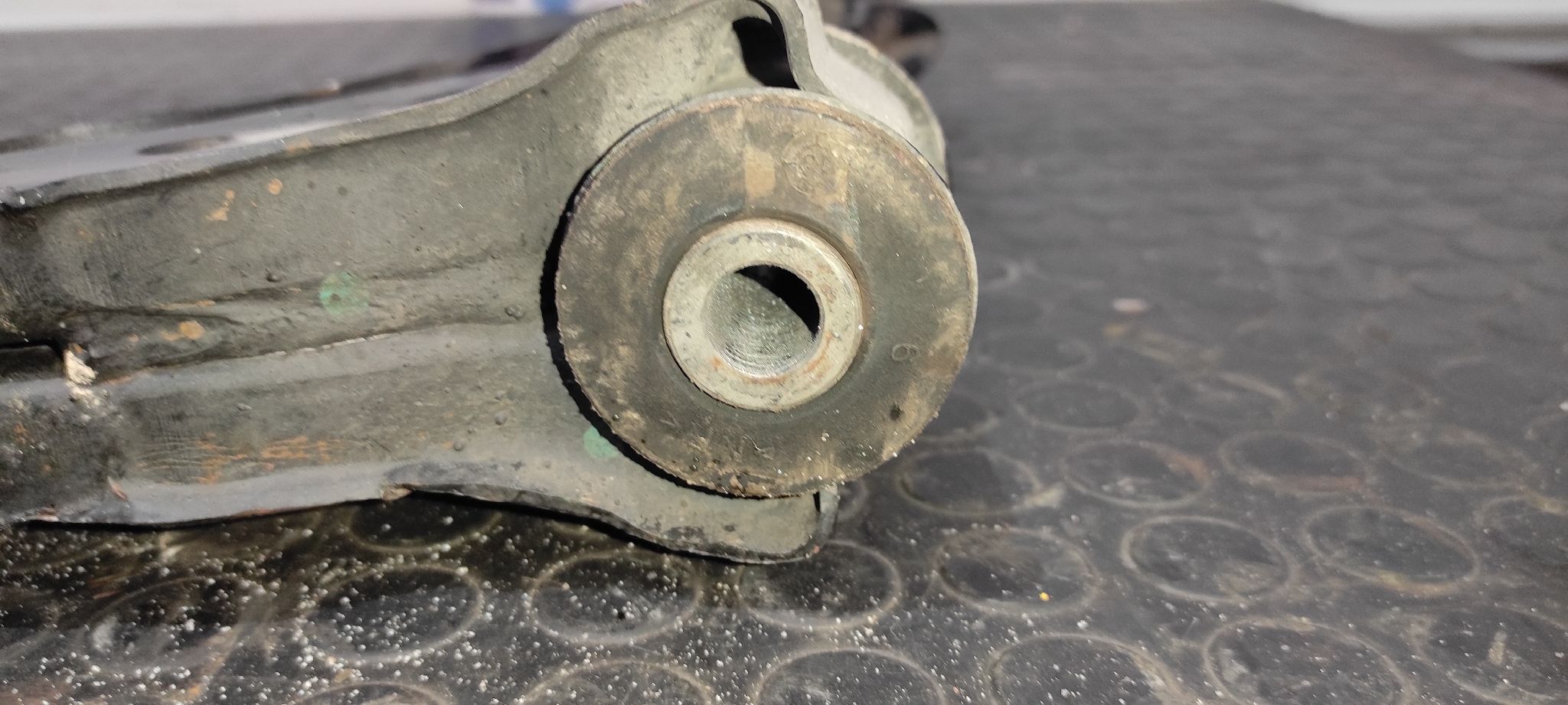 BRAZO DERECHO INFERIOR DELANTERO MERCEDES-BENZ VITO (W638) COMBI - vista 4