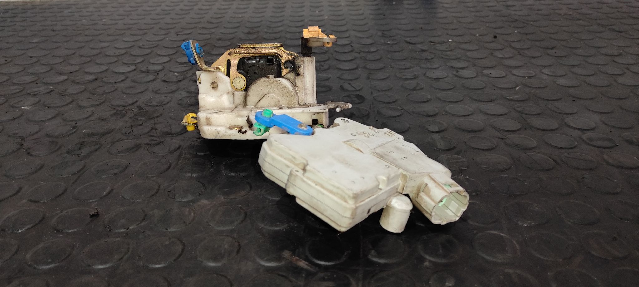 CERRADURA PUERTA DELANTERA IZQUIERDA NISSAN TERRANO/TERRANO.II (R20) - vista 5