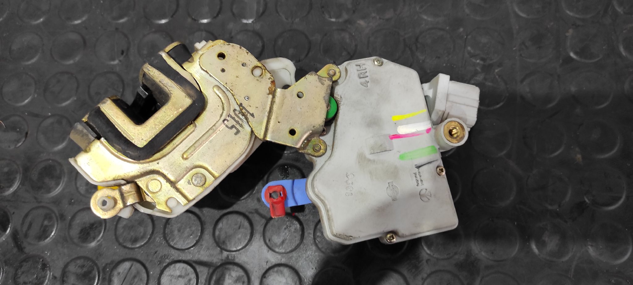 CERRADURA PUERTA DELANTERA DERECHA NISSAN TERRANO/TERRANO.II (R20) - vista 3