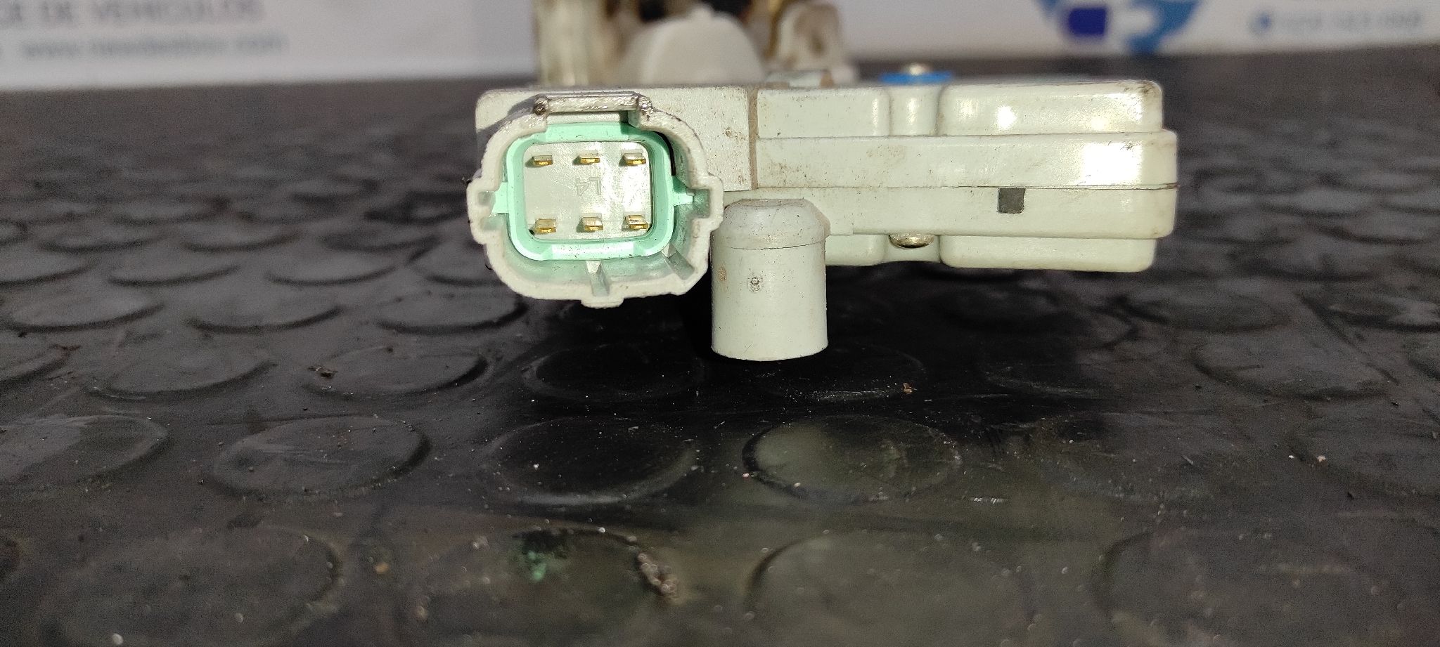 CERRADURA PUERTA DELANTERA DERECHA NISSAN TERRANO/TERRANO.II (R20) - vista 4