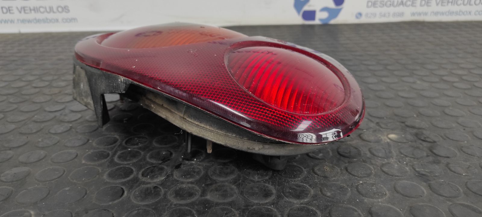 PILOTO TRASERO IZQUIERDO RENAULT MEGANE I COACH/COUPE (DA0) - vista 3