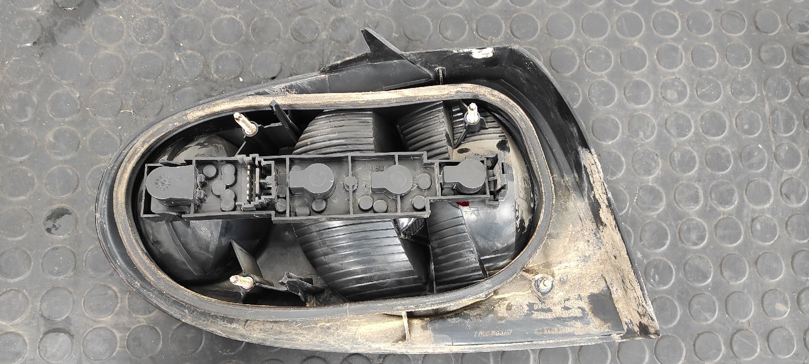 PILOTO TRASERO DERECHO RENAULT MEGANE I COACH/COUPE (DA0) - vista 2