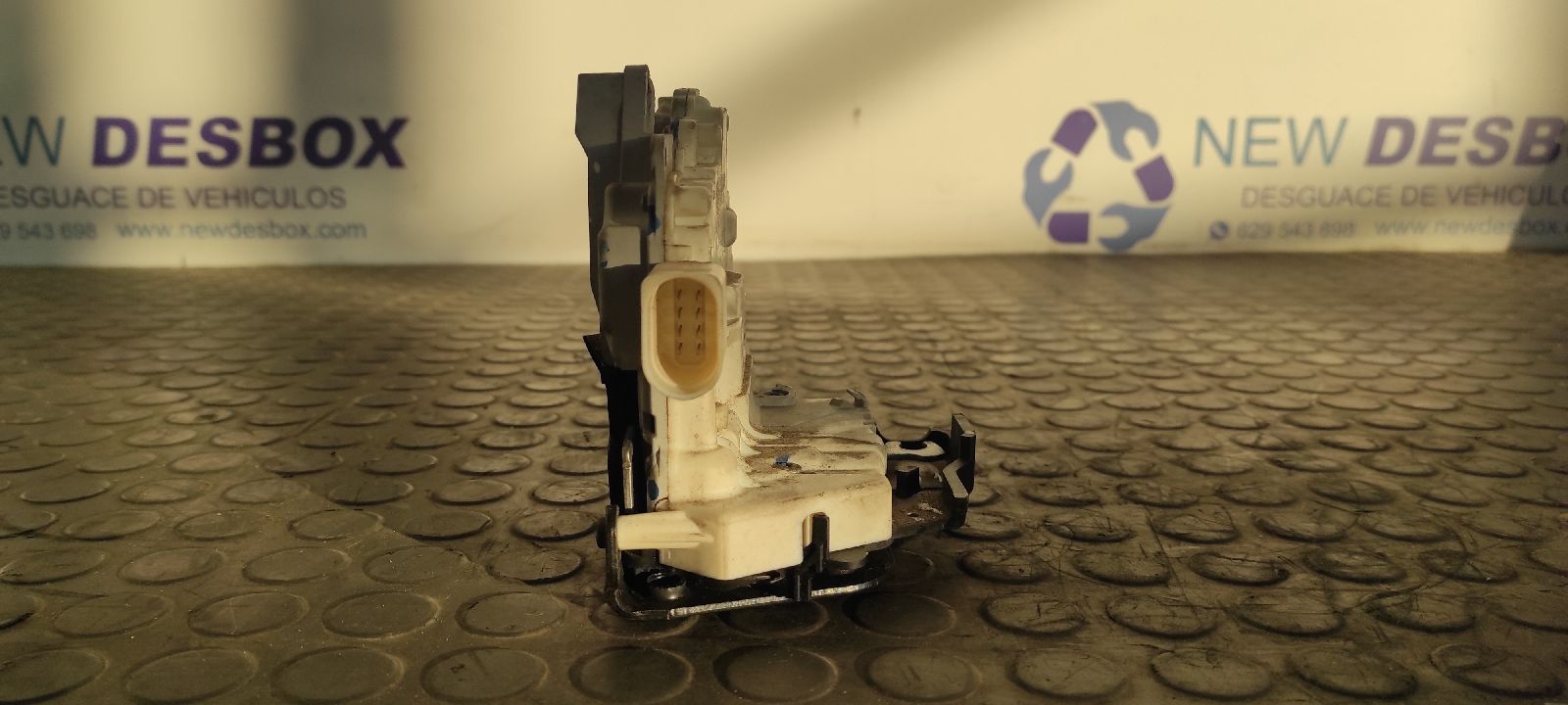 CERRADURA PUERTA TRASERA IZQUIERDA AUDI A4 BERLINA (8E) - vista 3