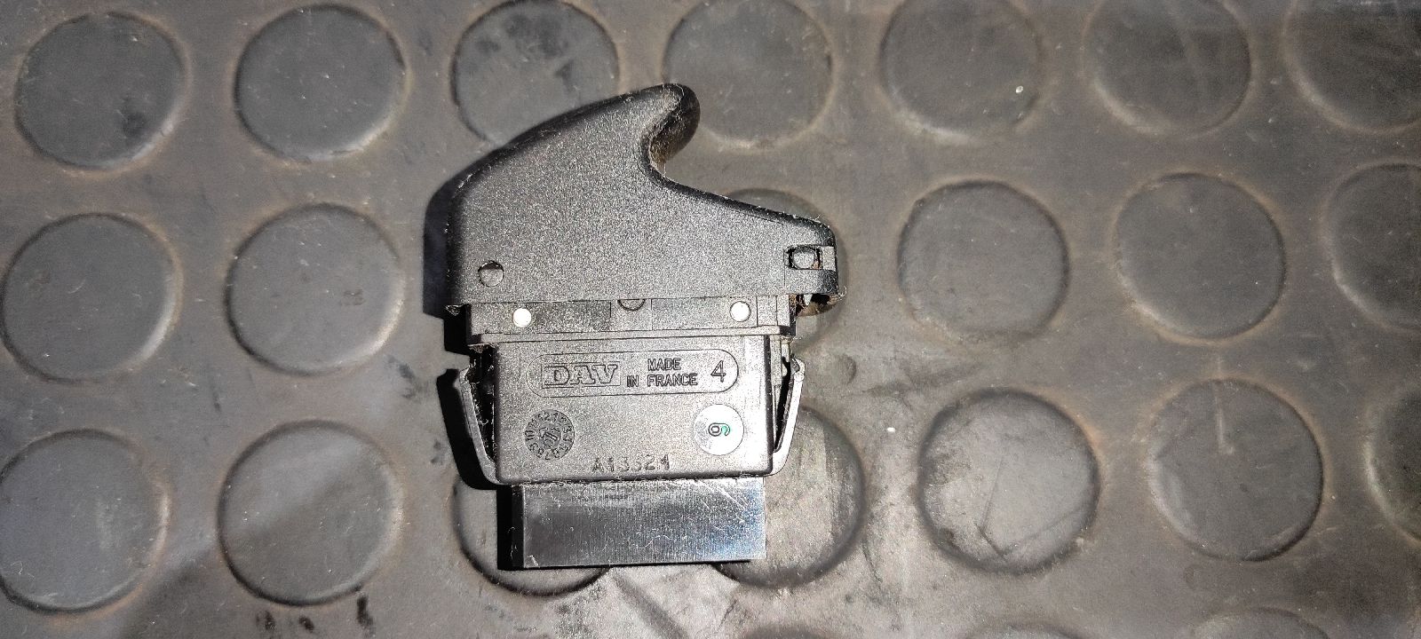 MANDO ELEVALUNAS DELANTERO DERECHO RENAULT MEGANE I SCENIC (JA0) - vista 3