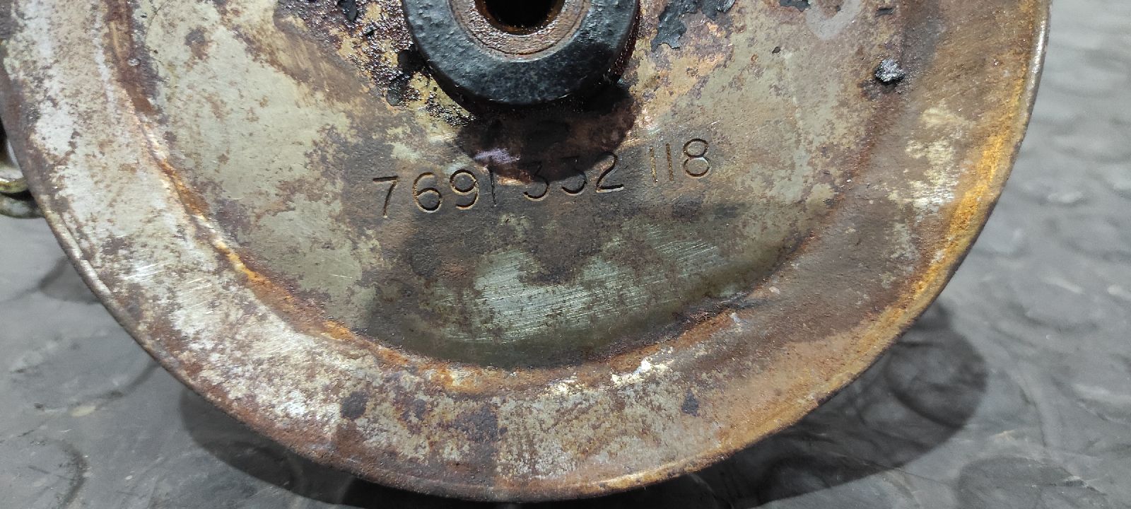 BOMBA DIRECCION NISSAN CABSTAR - vista 3