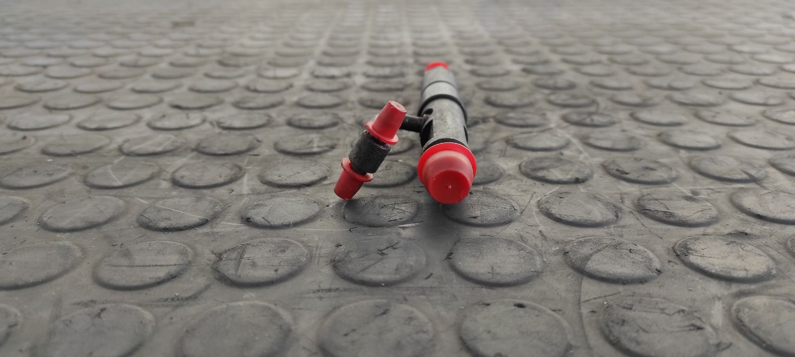 INYECTOR NISSAN CABSTAR E - vista 2