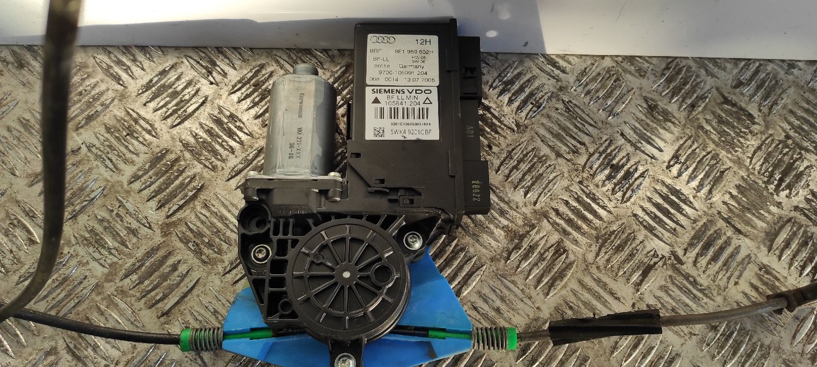 ELEVALUNAS DELANTERO DERECHO AUDI A4 BERLINA (8E) - vista 3