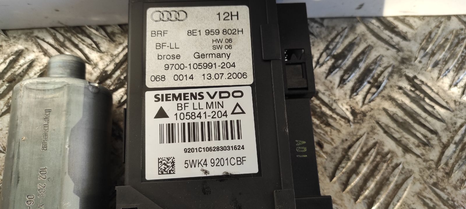 ELEVALUNAS DELANTERO DERECHO AUDI A4 BERLINA (8E) - vista 4