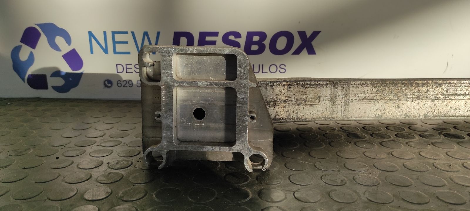 REFUERZO PARAGOLPES TRASERO RENAULT MEGANE II BERLINA 3P - vista 2