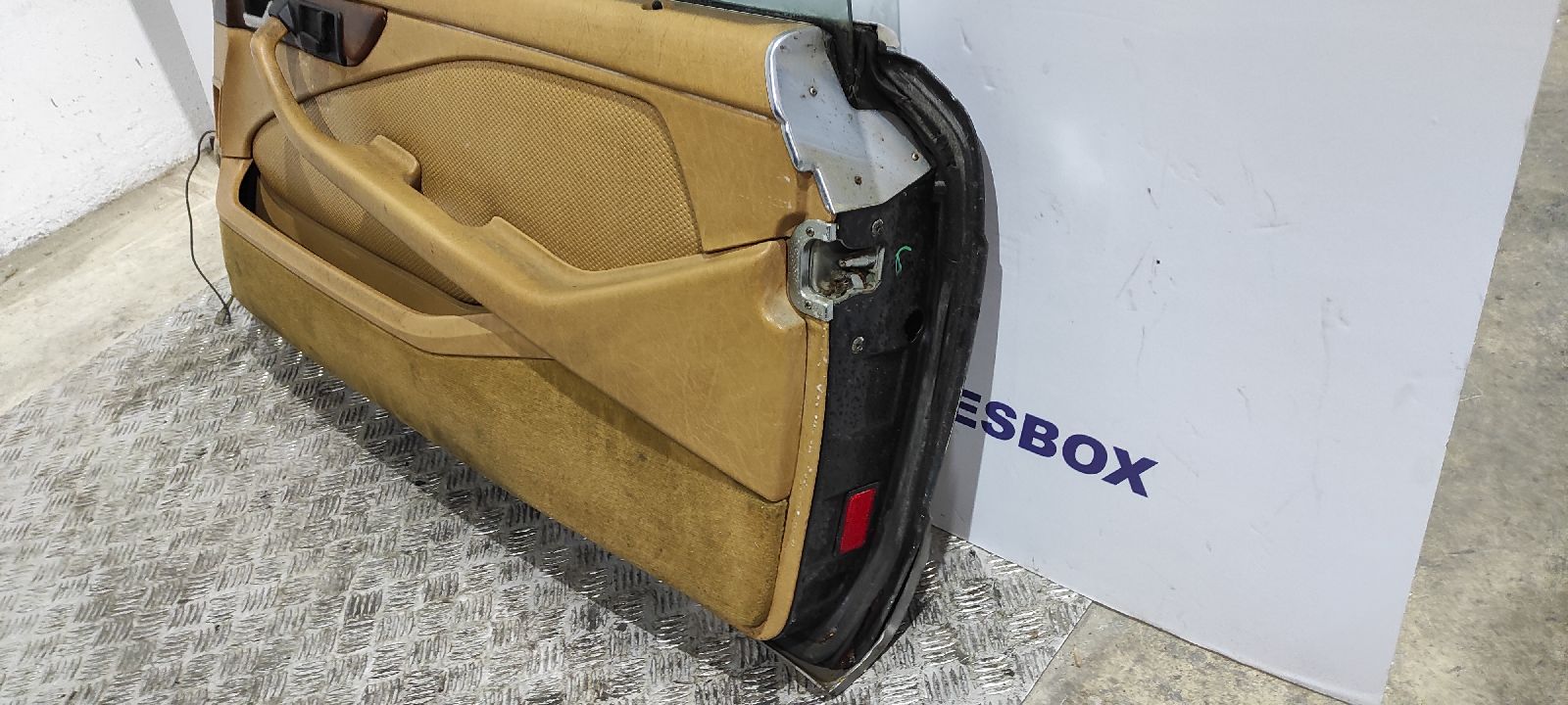 PUERTA DELANTERA DERECHA MERCEDES-BENZ CLASE S (W126) BERLINA+COUPE - vista 4