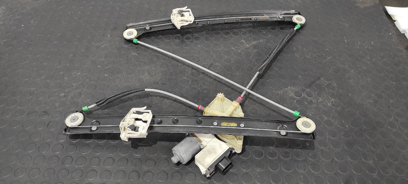 ELEVALUNAS DELANTERO DERECHO BMW X3 (E83)