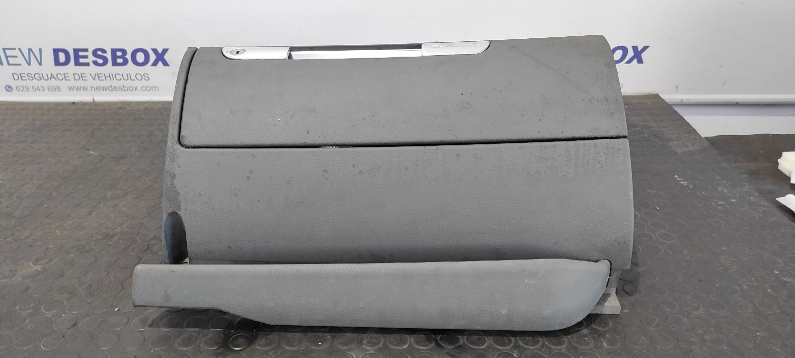 GUANTERA AUDI TT (8N3/8N9)