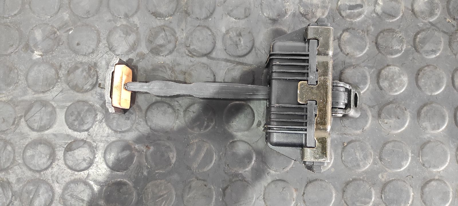 RETENEDOR PUERTA DERECHA BMW SERIE 5 BERLINA (E60) - vista 3