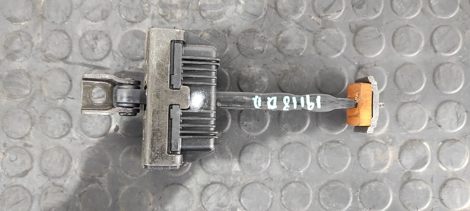 RETENEDOR PUERTA DERECHA BMW SERIE 5 BERLINA (E60)