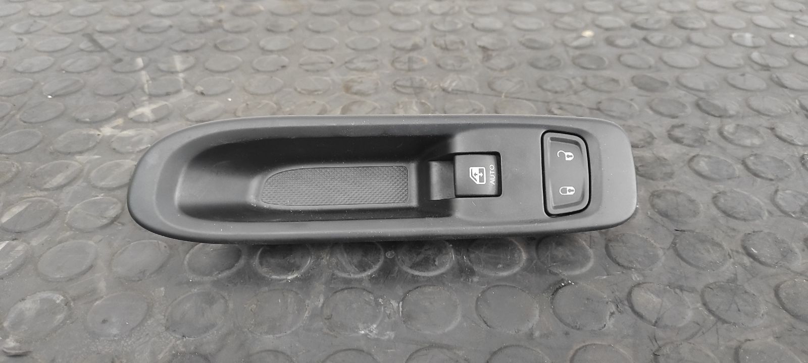 MANDO ELEVALUNAS DELANTERO DERECHO JEEP COMPASS II