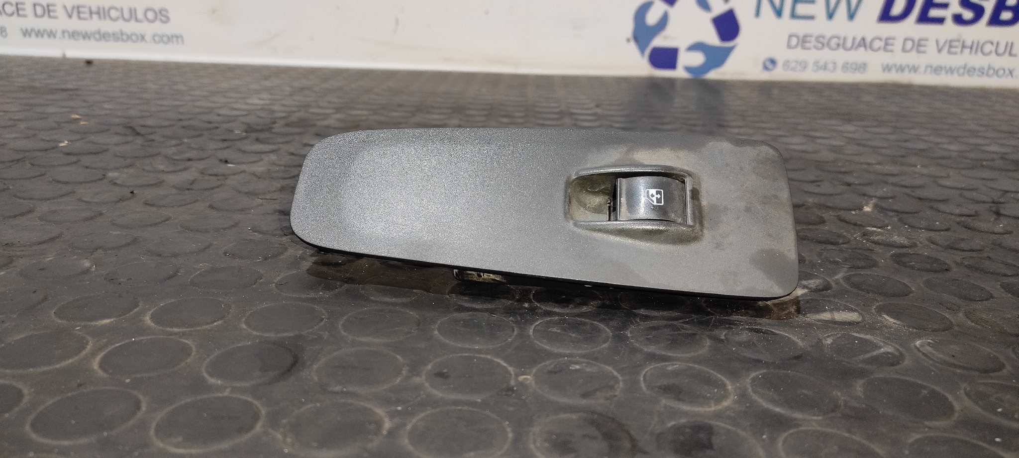 MANDO ELEVALUNAS DELANTERO DERECHO PEUGEOT BOXER CAJA ABIERTA (BAT. 4035)(333/335)(2007 =>)