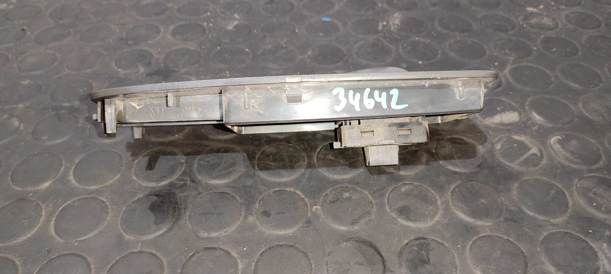 MANDO ELEVALUNAS DELANTERO DERECHO PEUGEOT BOXER CAJA ABIERTA (BAT. 4035)(333/335)(2007 =>) - vista 4