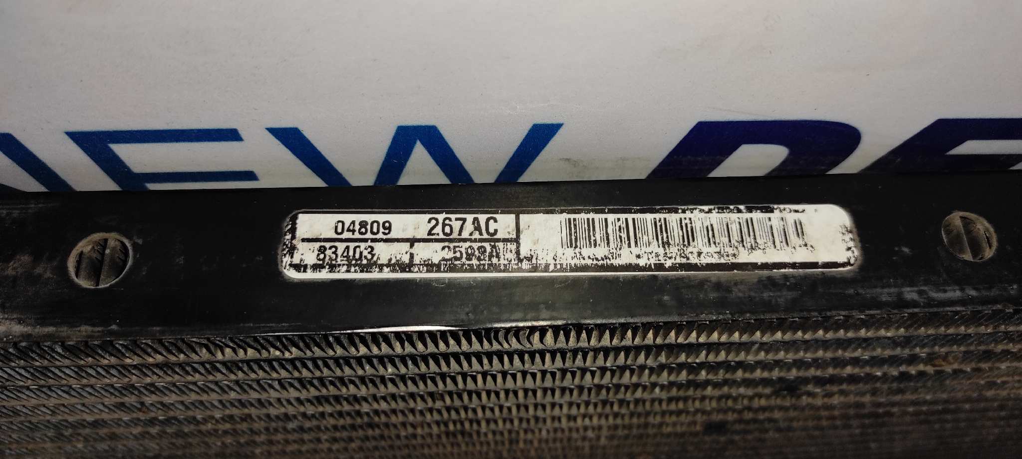 CONDENSADOR / RADIADOR  AIRE ACONDICIONADO CHRYSLER VOYAGER (RG) - vista 4