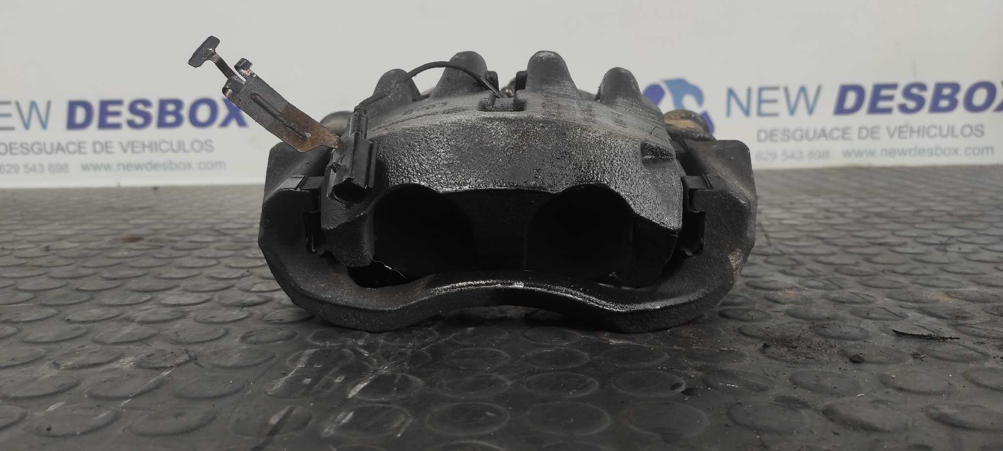 PINZA DE FRENO DELANTERA IZQUIERDA PEUGEOT BOXER CAJA ABIERTA (BAT. 4035)(333/335)(2007 =>) - vista 2