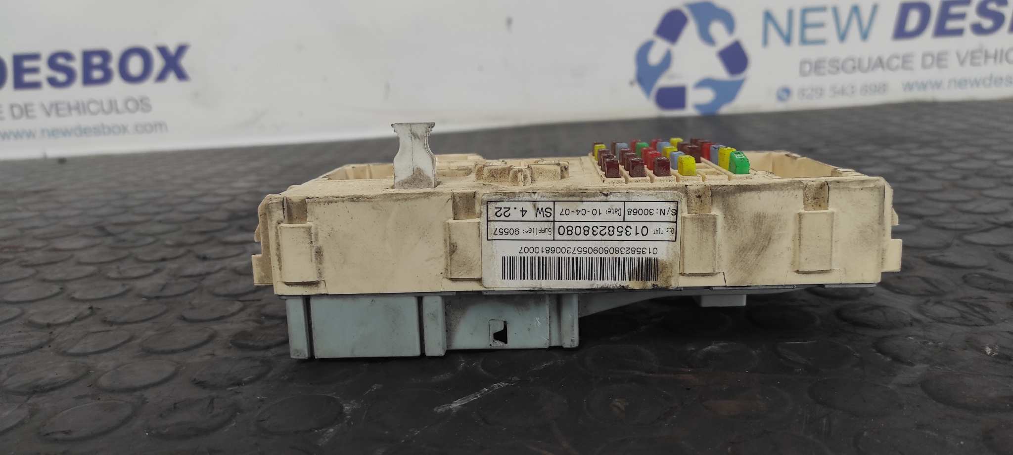 CAJA RELES / FUSIBLES PEUGEOT BOXER CAJA ABIERTA (BAT. 4035)(333/335)(2007 =>) - vista 3