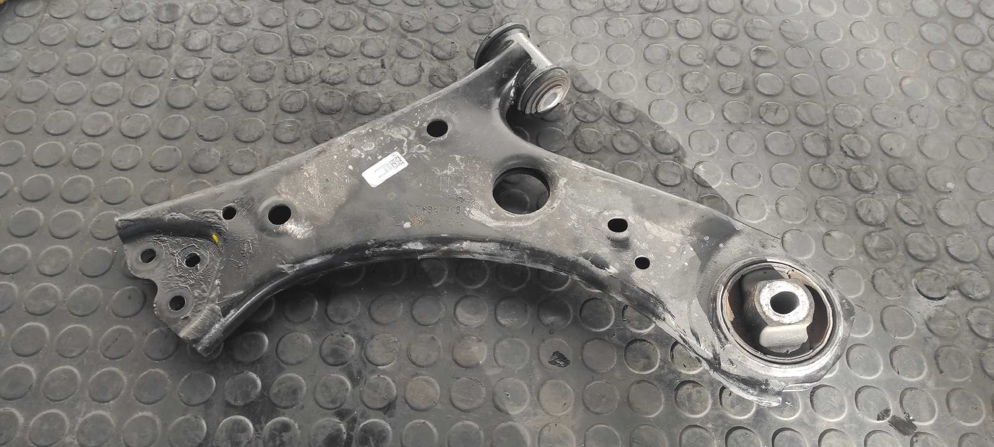 BRAZO DERECHO INFERIOR DELANTERO JEEP COMPASS II