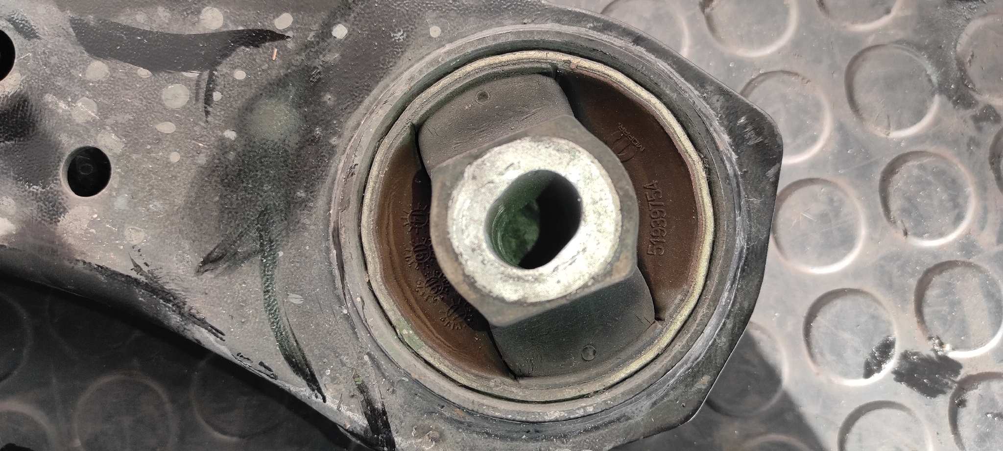 BRAZO DERECHO INFERIOR DELANTERO JEEP COMPASS II - vista 3