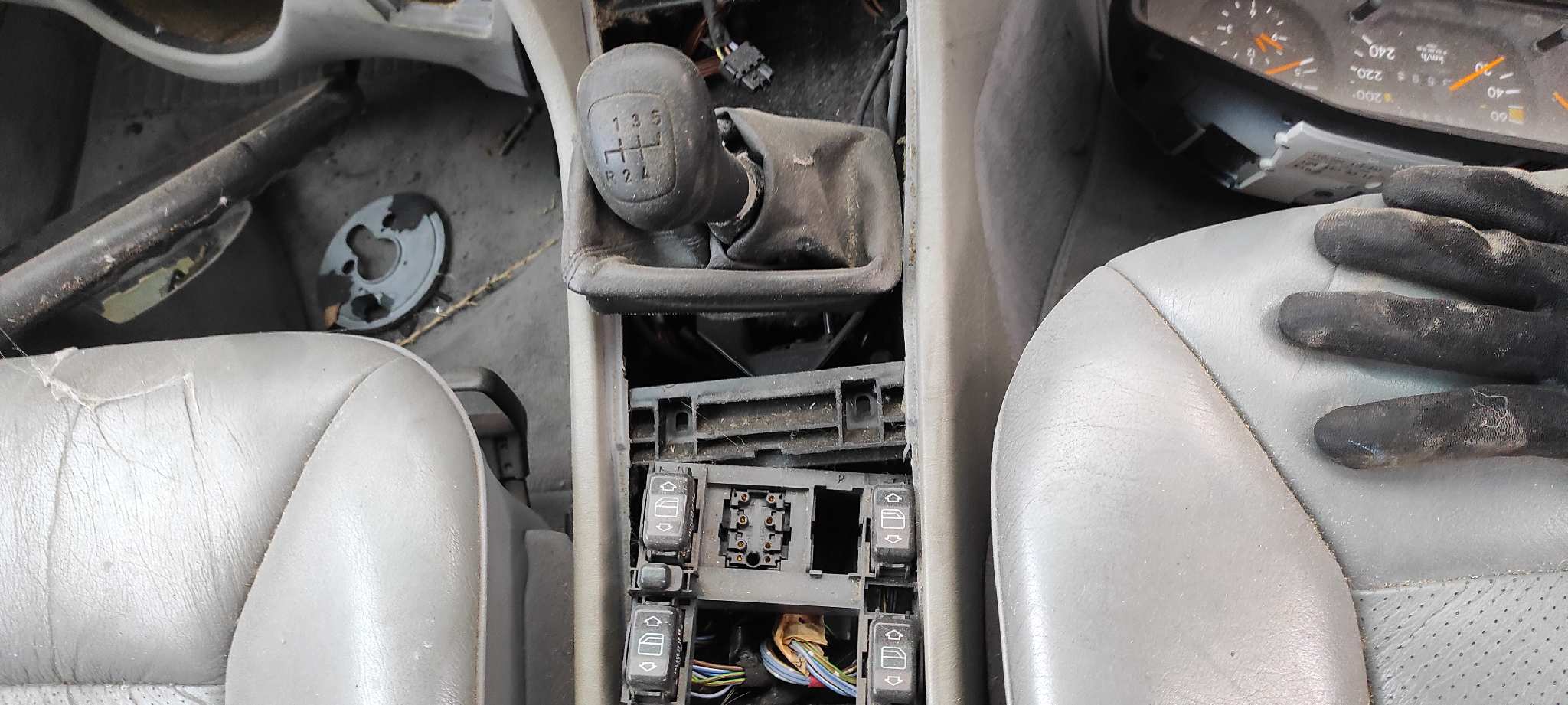 BRAZO IZQUIERDO SUPERIOR DELANTERO MERCEDES-BENZ CLASE E (W124) COUPE/CABRIO - vista 4