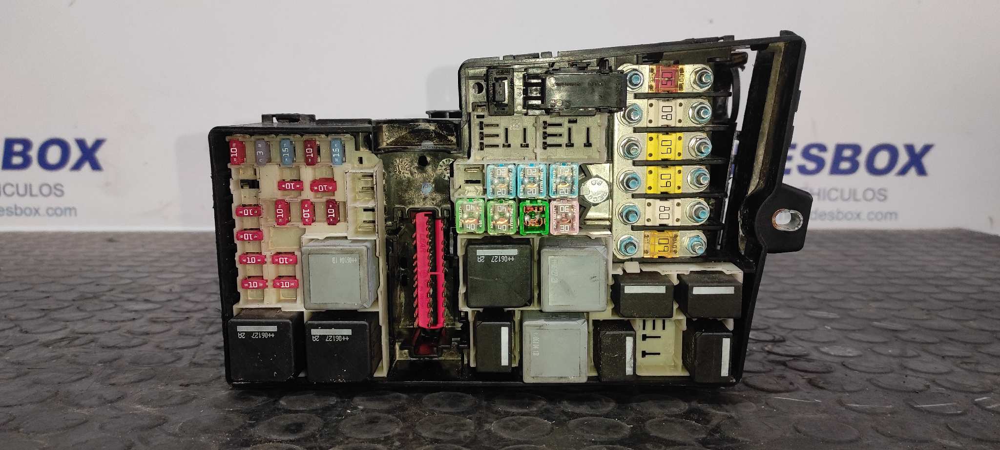 CAJA RELES / FUSIBLES FORD FOCUS BERLINA (CAP)