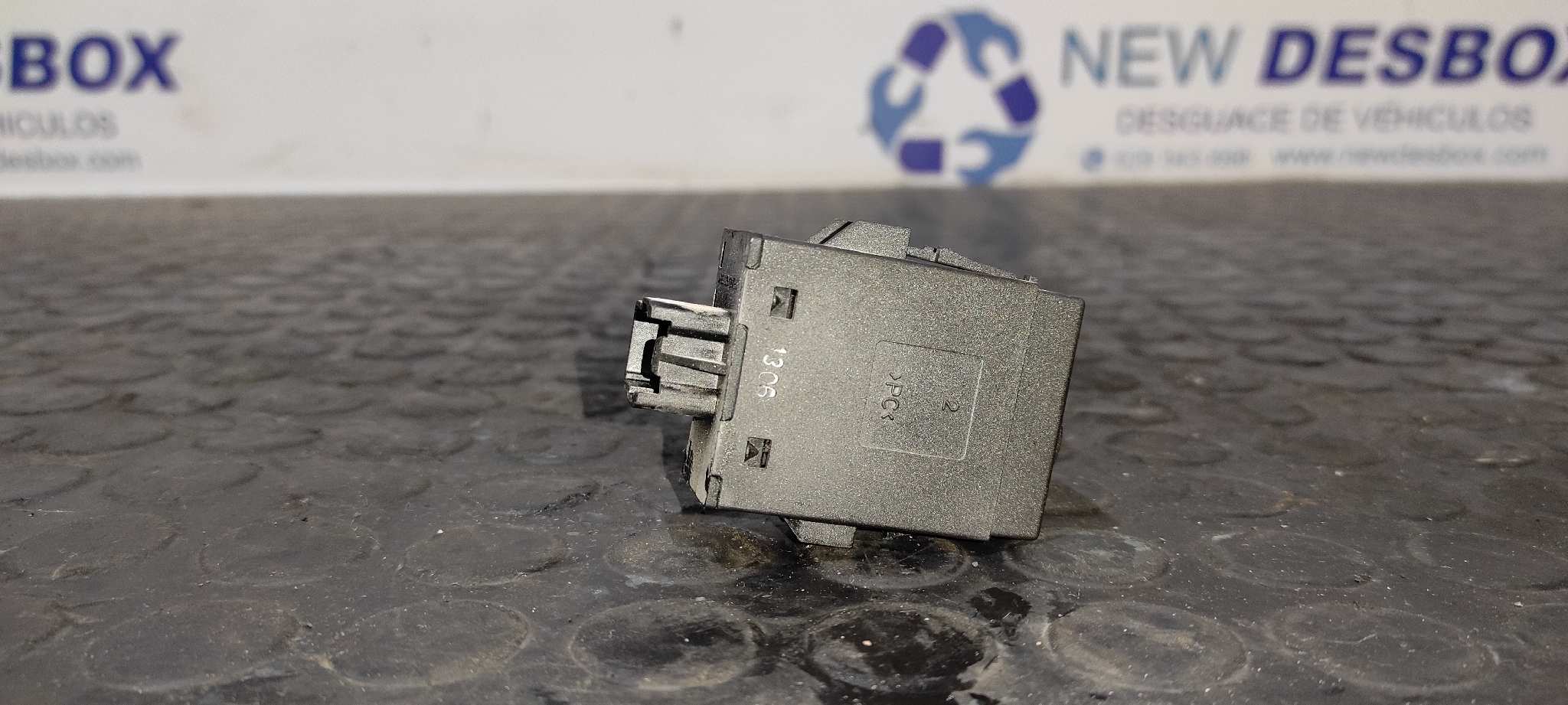 INTERRUPTOR FORD FOCUS BERLINA (CAP) - vista 5