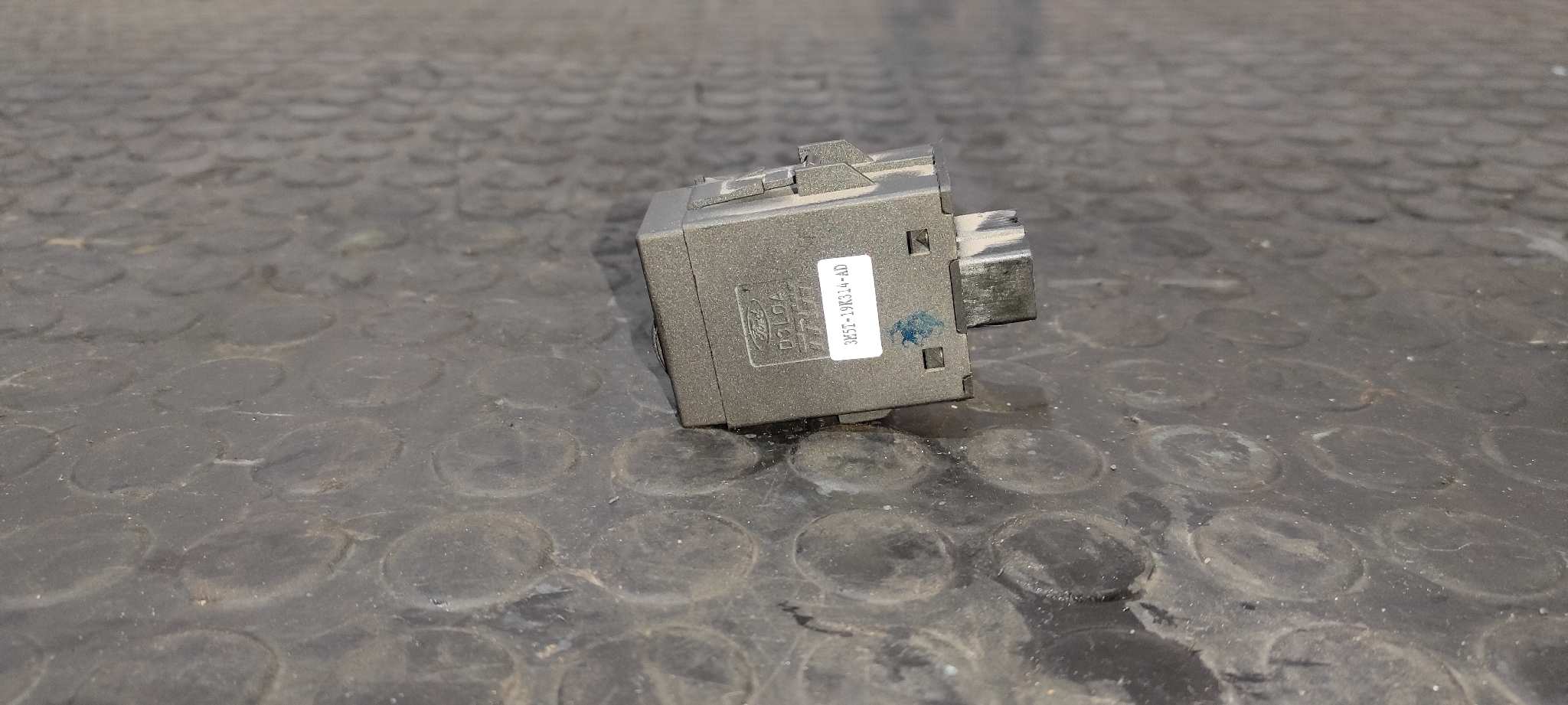 INTERRUPTOR FORD FOCUS BERLINA (CAP) - vista 4