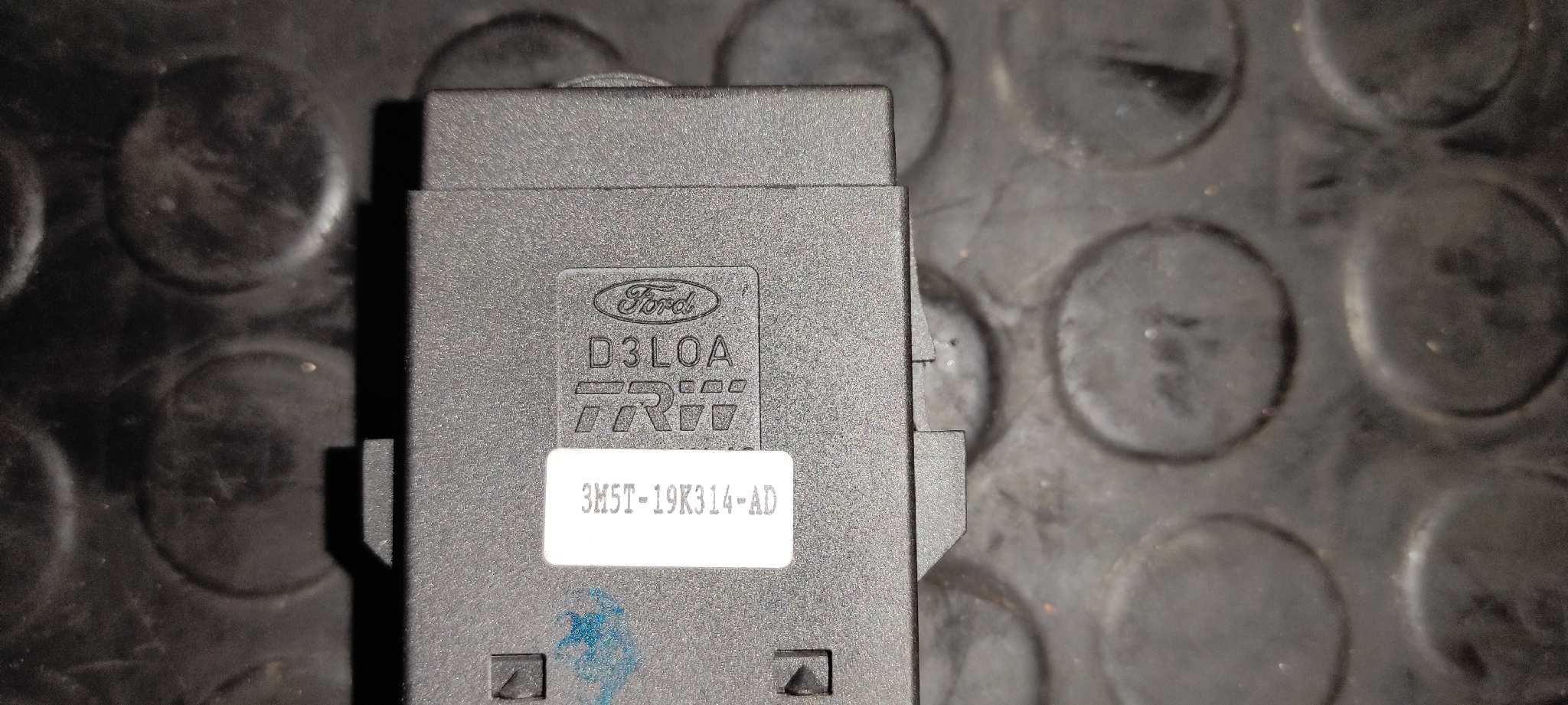 INTERRUPTOR FORD FOCUS BERLINA (CAP) - vista 2