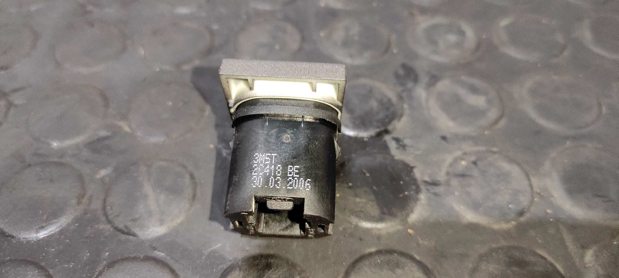 INTERRUPTOR FORD FOCUS BERLINA (CAP) - vista 3