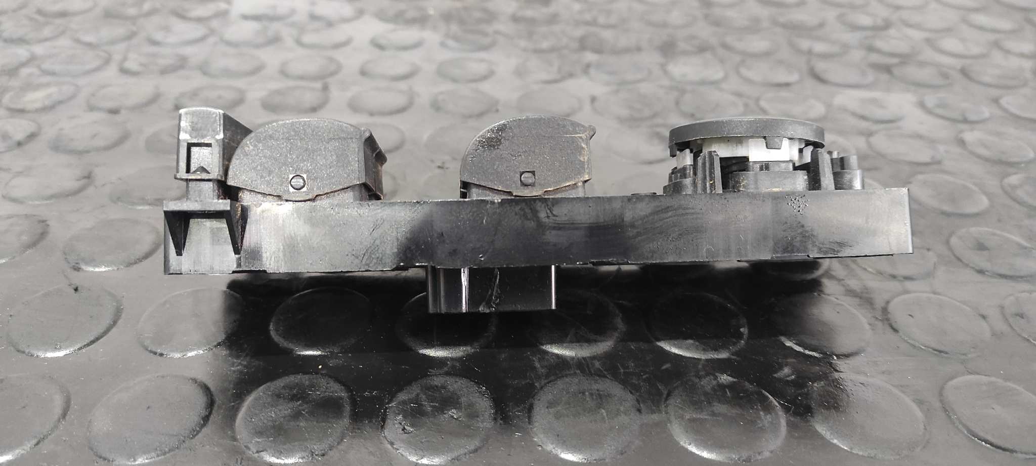 MANDO ELEVALUNAS DELANTERO IZQUIERDO FORD FOCUS BERLINA (CAP) - vista 6