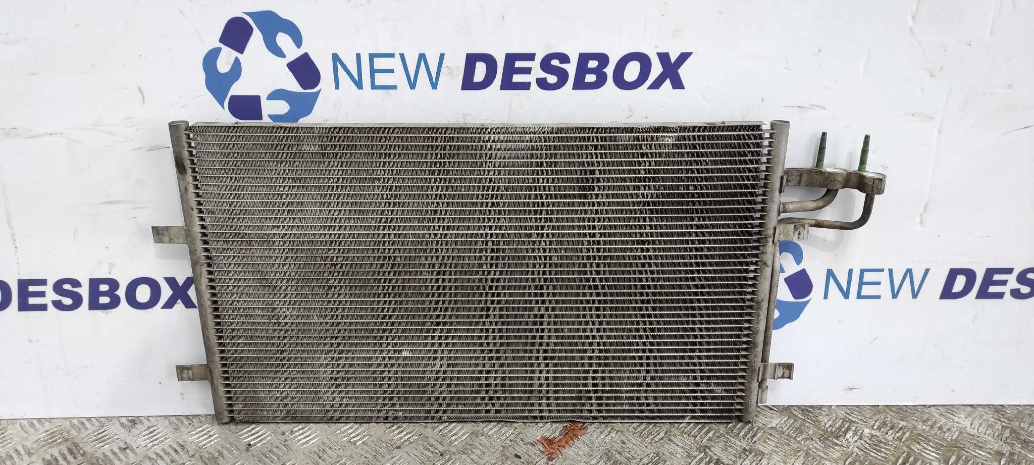 CONDENSADOR / RADIADOR  AIRE ACONDICIONADO FORD FOCUS BERLINA (CAP) - vista 2