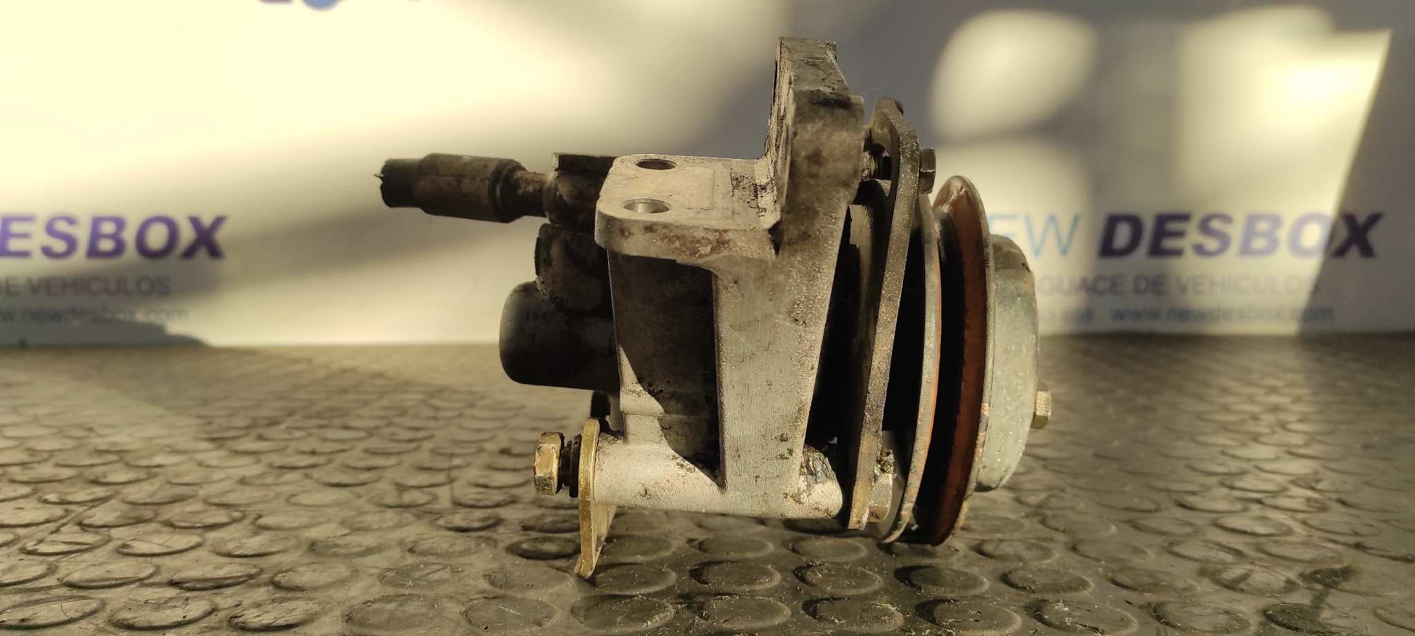 BOMBA DIRECCION NISSAN TRADE - vista 3