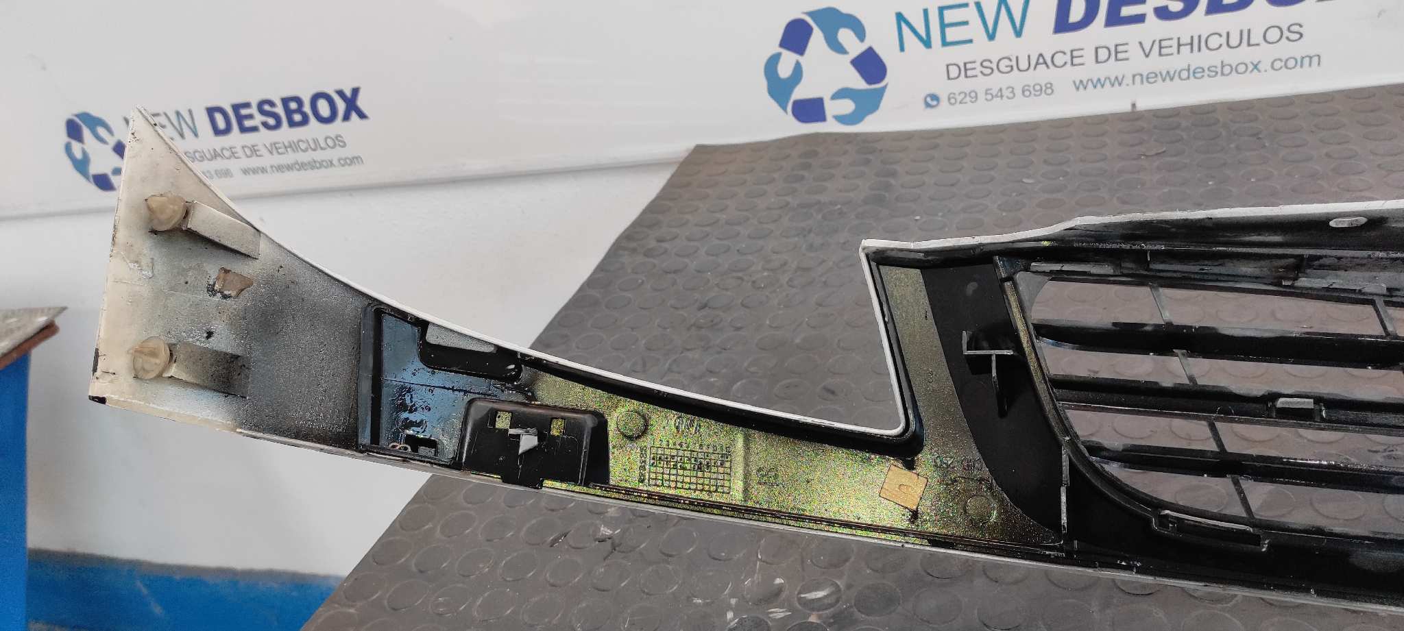 REJILLA DELANTERA NISSAN KUBISTAR (X76) - vista 7