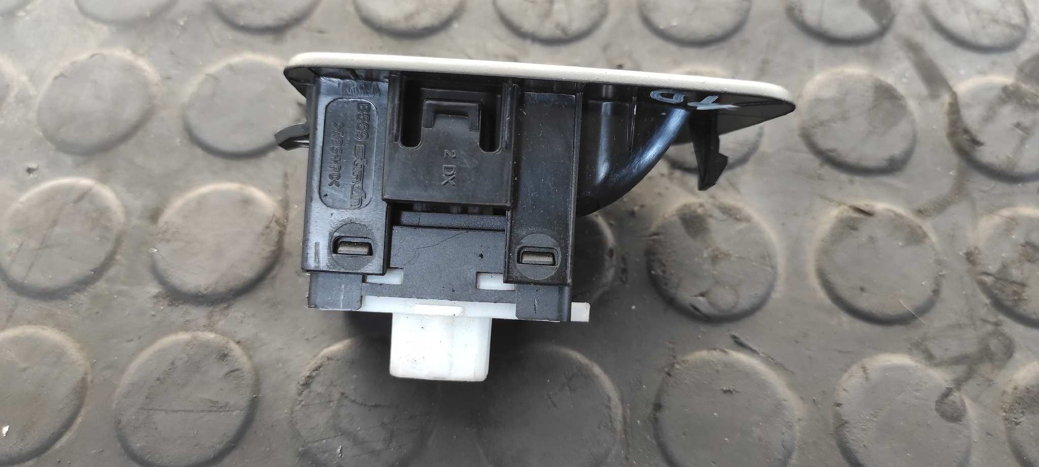 MANDO ELEVALUNAS TRASERO DERECHO JEEP COMPASS II - vista 2