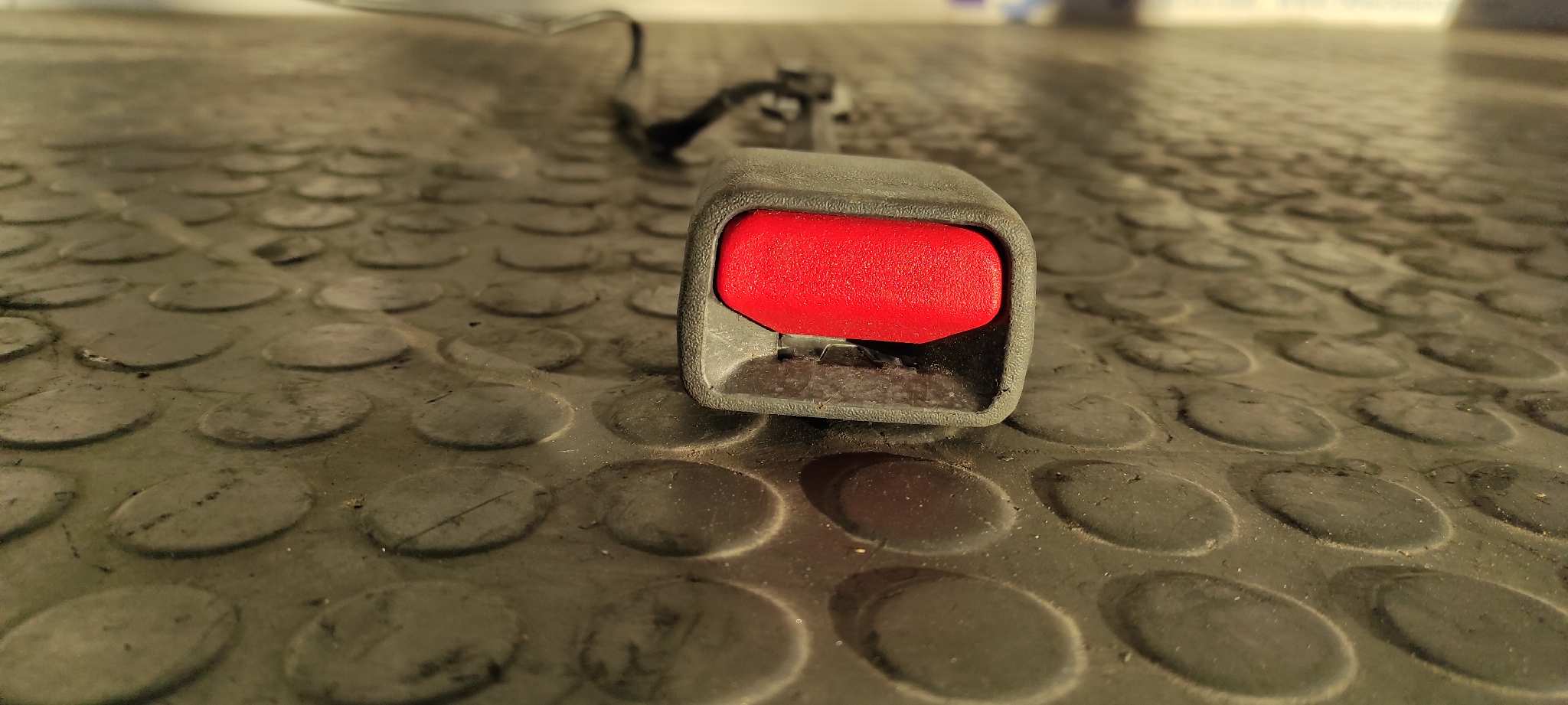 PRETENSOR AIRBAG IZQUIERDO JEEP COMPASS II