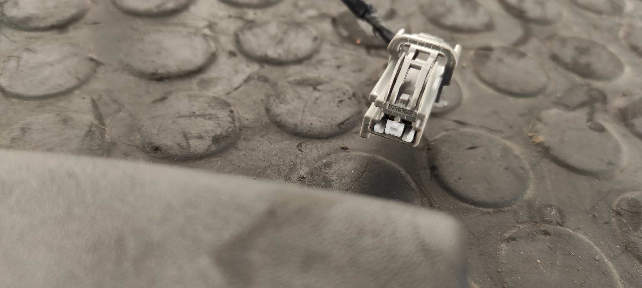 PRETENSOR AIRBAG DERECHO JEEP COMPASS II - vista 3