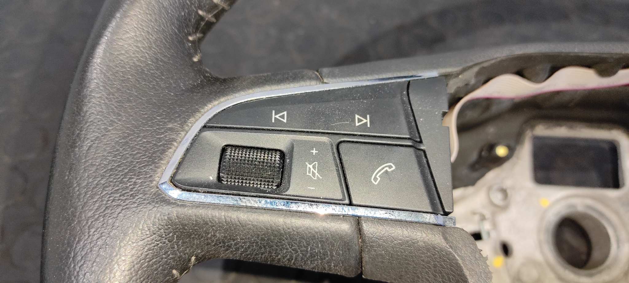 VOLANTE SEAT IBIZA SC (6P5) - vista 4