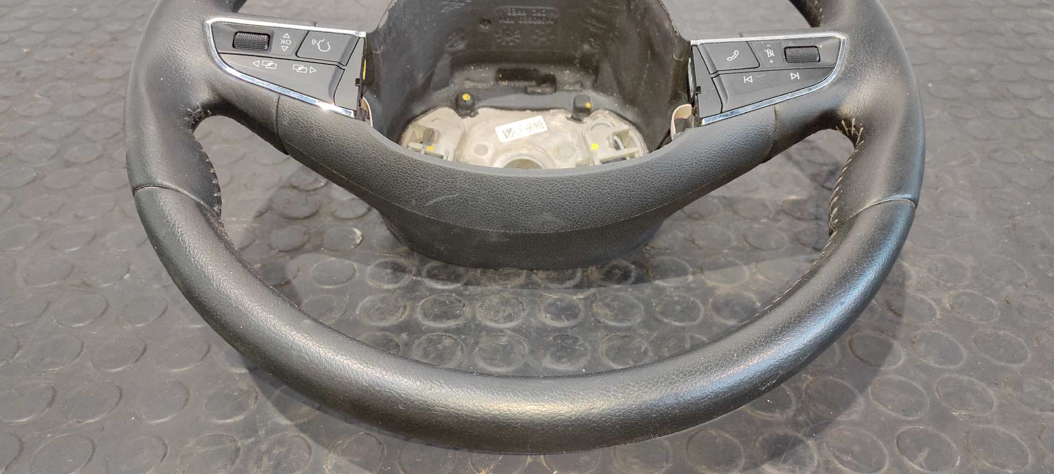 VOLANTE SEAT IBIZA SC (6P5) - vista 7