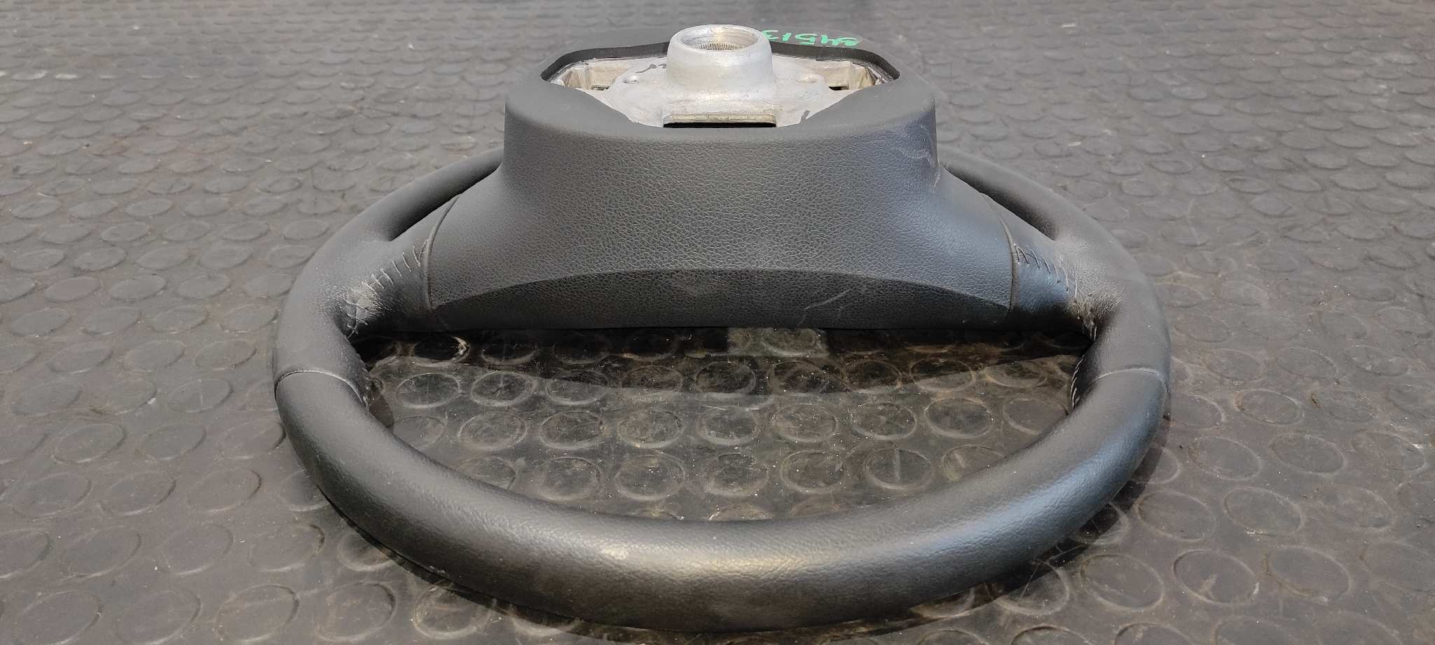 VOLANTE SEAT IBIZA SC (6P5) - vista 2