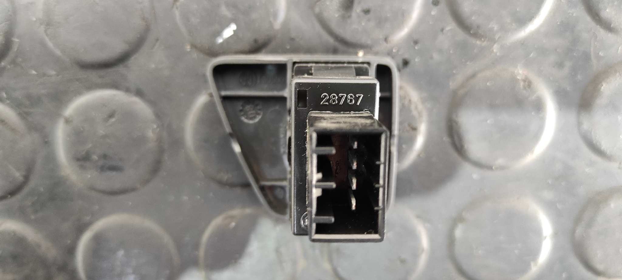 MANDO ELEVALUNAS DELANTERO DERECHO FIAT NUOVA 500 (150) - vista 4