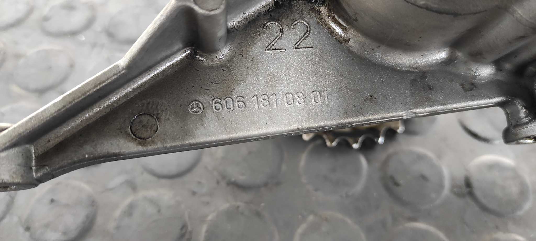 BOMBA ACEITE MERCEDES-BENZ VITO CAJA CERRADA 6.03 -> - vista 2