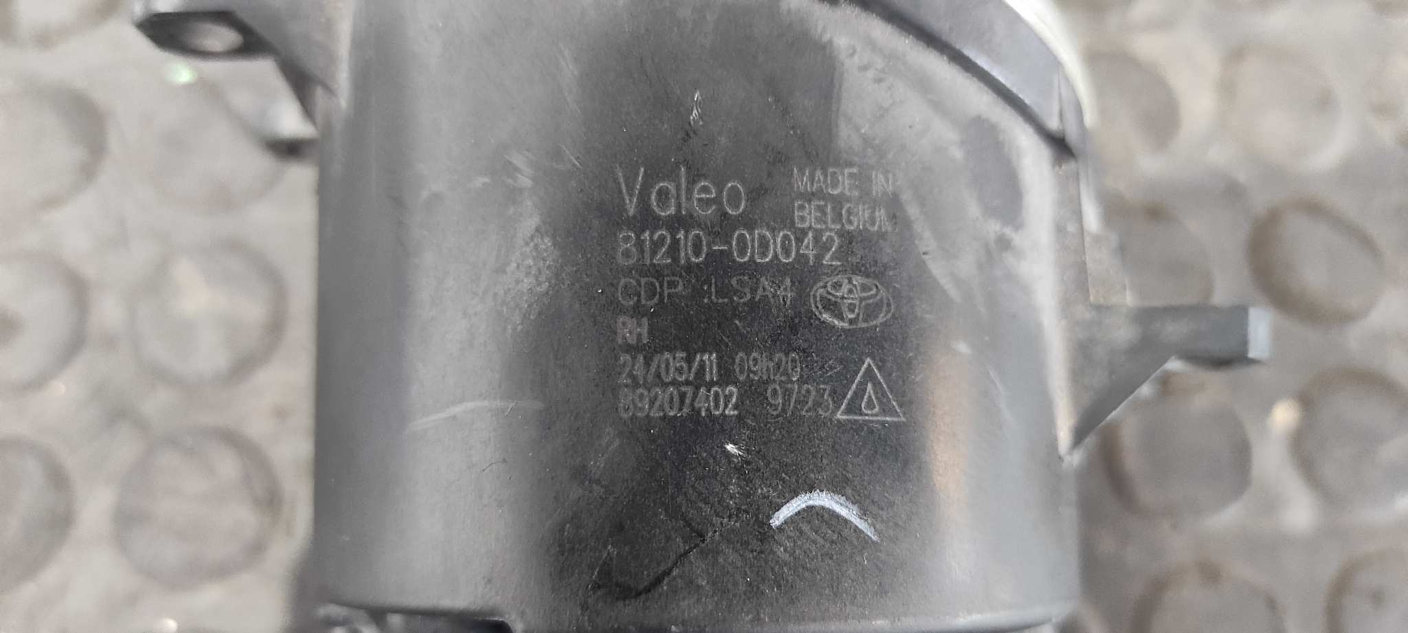 FARO ANTINIEBLA DERECHO TOYOTA PRIUS (NHW30) - vista 3