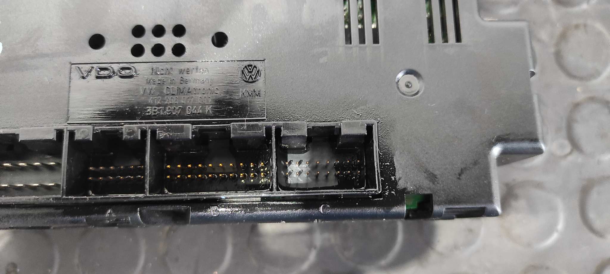 MANDO CLIMATIZADOR VOLKSWAGEN PASSAT BERLINA (3B3) - vista 3