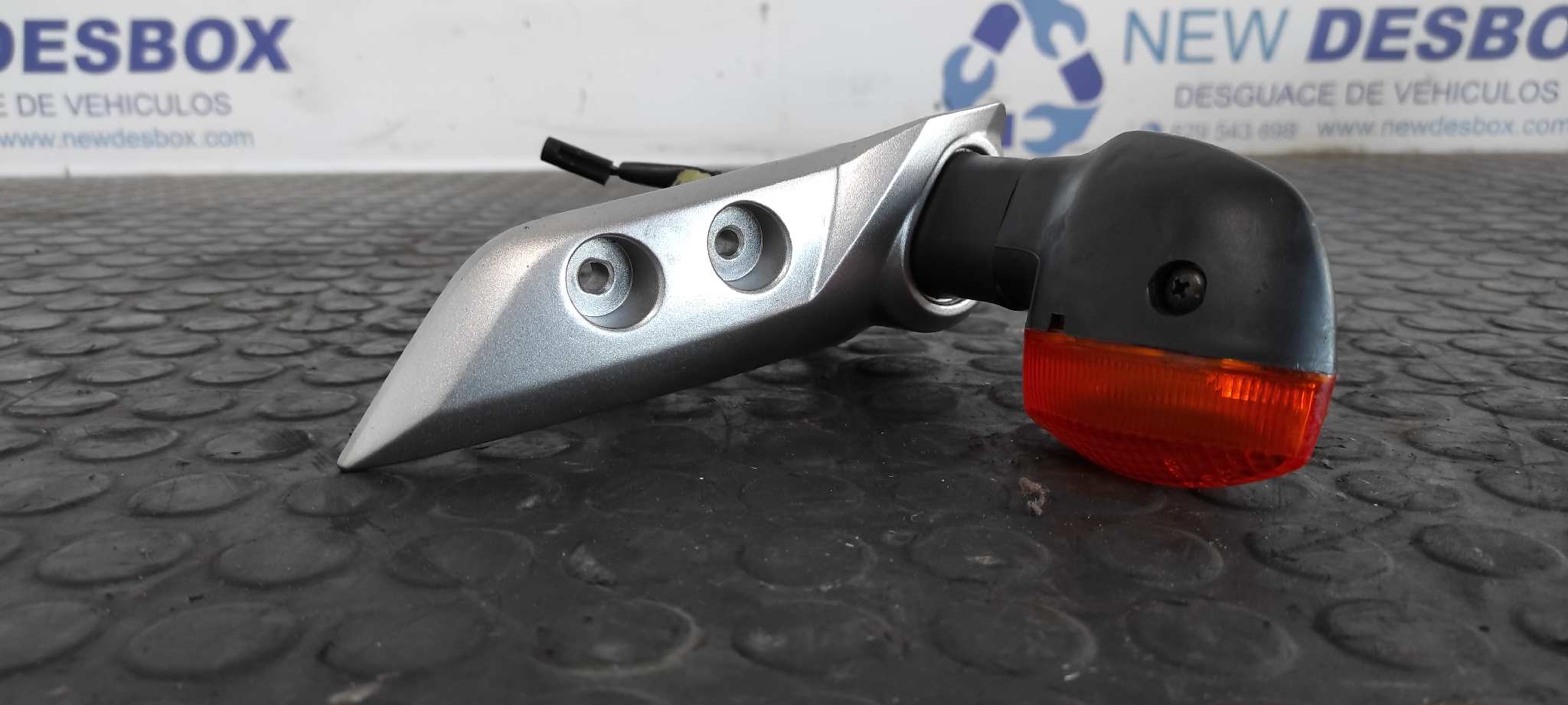 PILOTO DELANTERO DERECHO YAMAHA FZ 1 / FZ 6 FAZER - vista 9