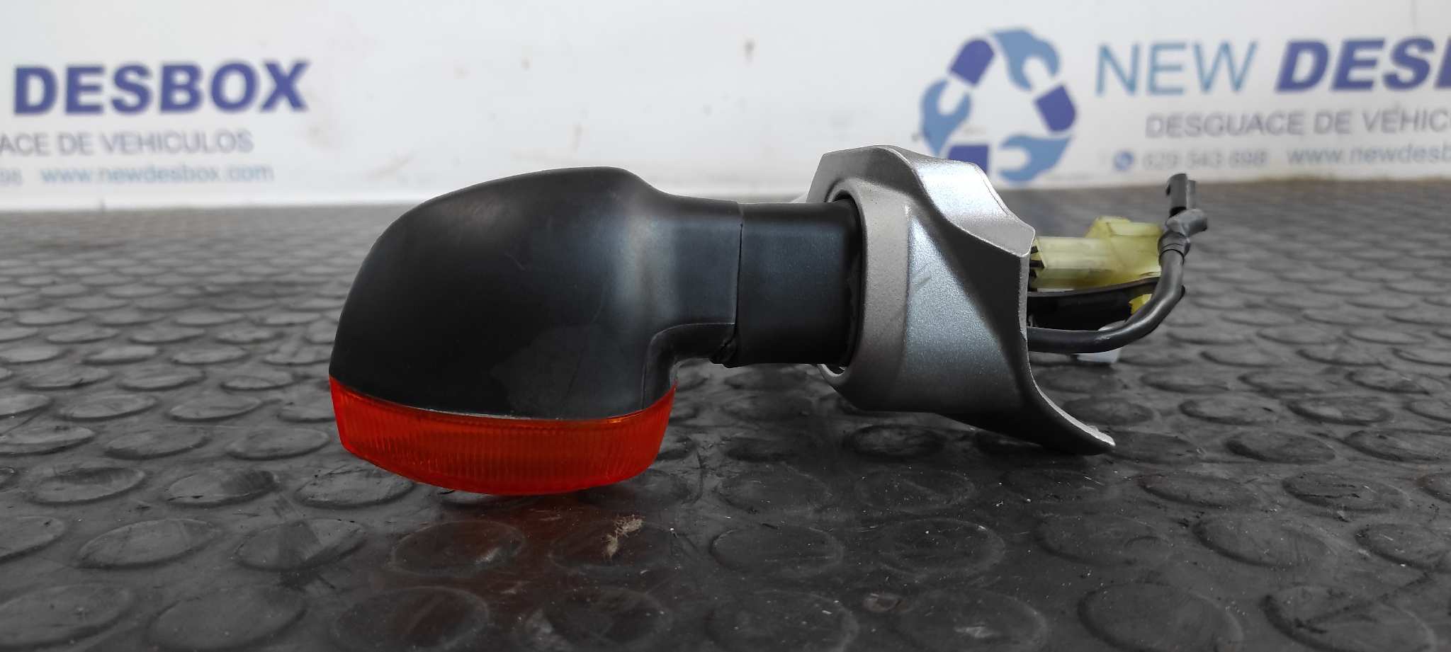 PILOTO DELANTERO DERECHO YAMAHA FZ 1 / FZ 6 FAZER - vista 4